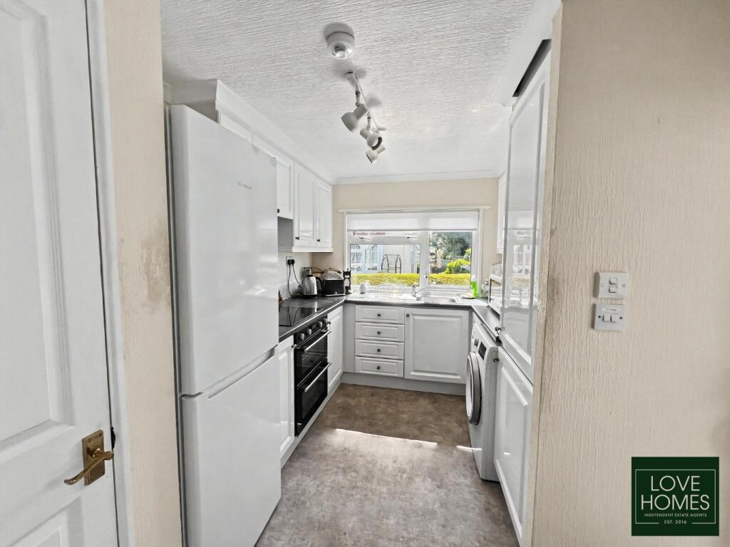 The Avenue, Wyre Vale Park, Garstang, Preston, Lancashire, PR3 1PY photo 3