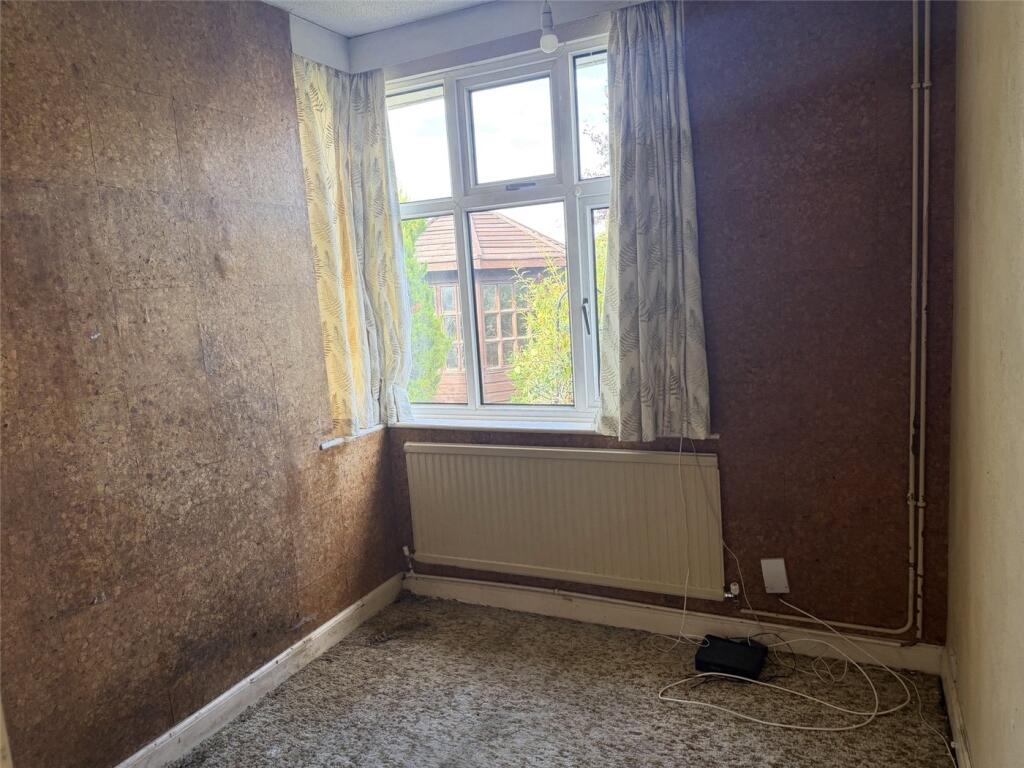 House in Northampton, Kingsthorpe - More