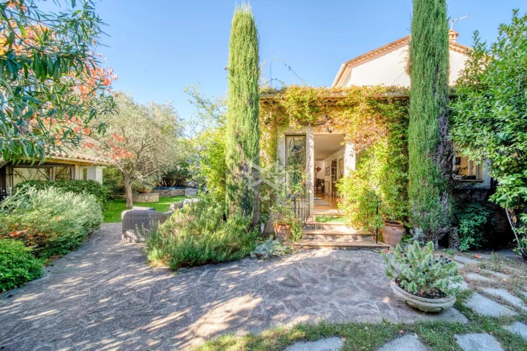 Main image of property: Provence-Alps-Cote d`Azur, Alpes-Maritimes, Mougins