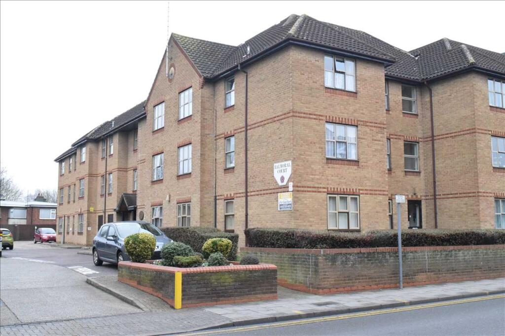Balmoral Court, CM2 photo 3