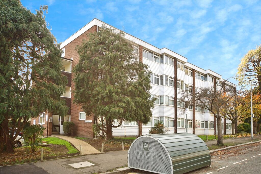 Main image of property: The Chiltons, Grove Hill, London, E18