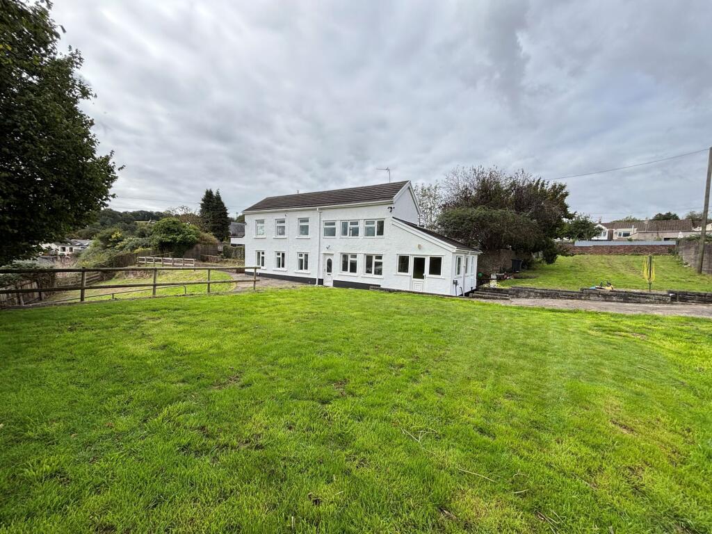 Rock Street, Aberkenfig, CF32