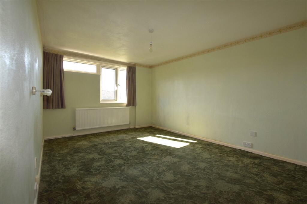 Dove Court, Alton, Hampshire, GU34 - More