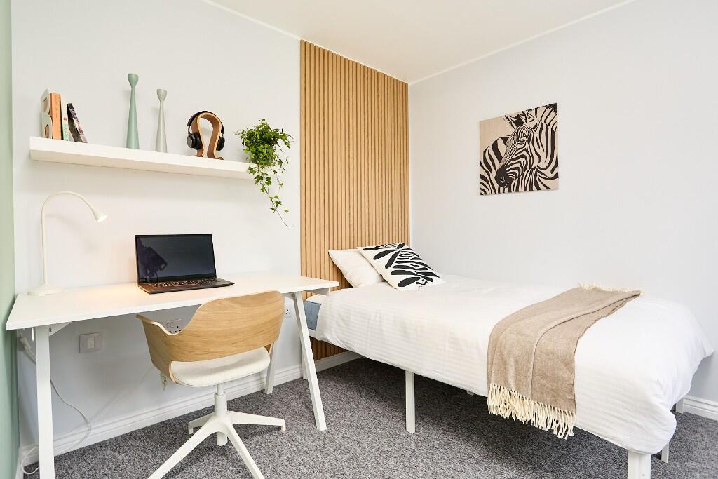 5 bedroom town house for rent