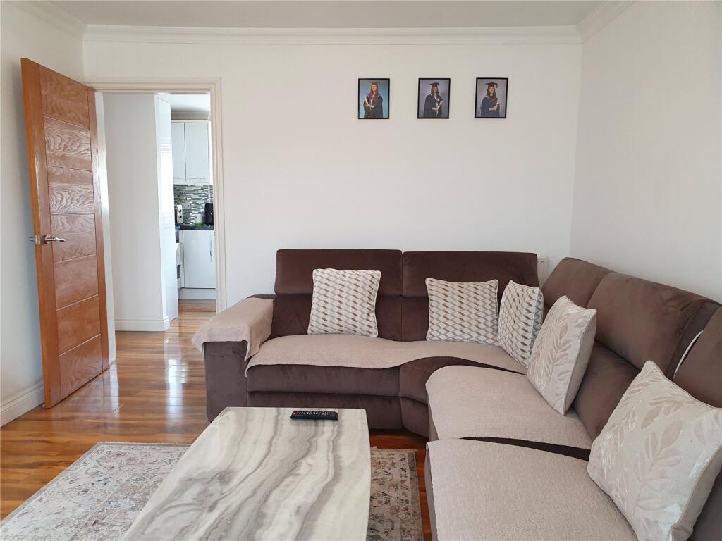 Apartment in Slough - View 2