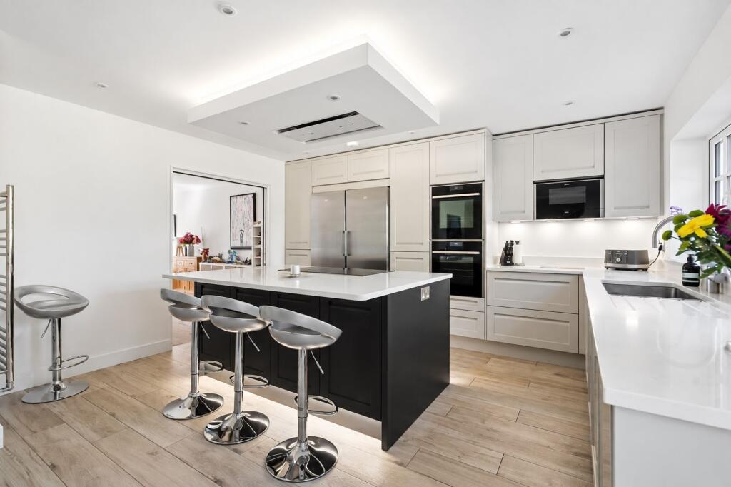 House in Slough - View 5