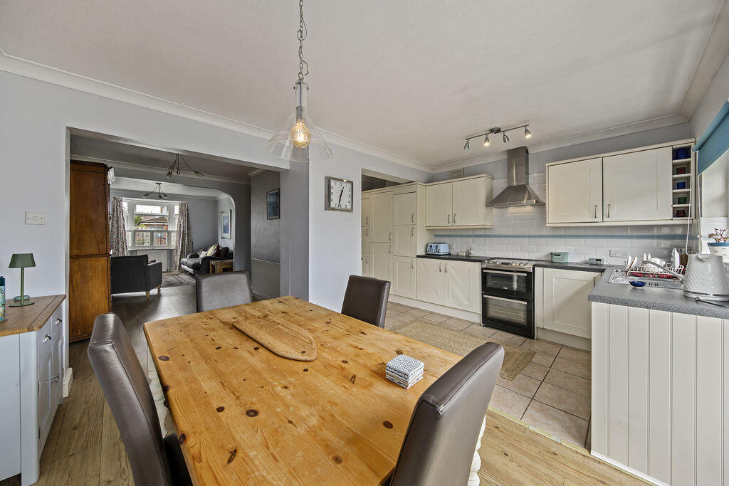 House in Elmbridge, Molesey - View 4