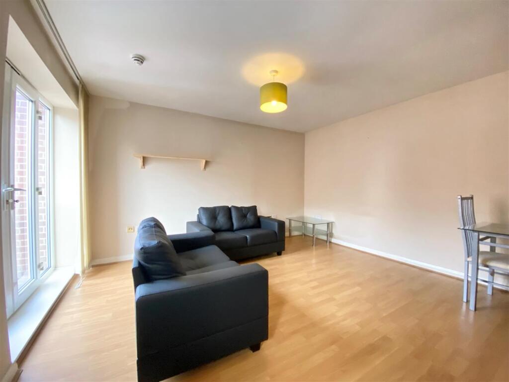 Apartment in Manchester - View 3
