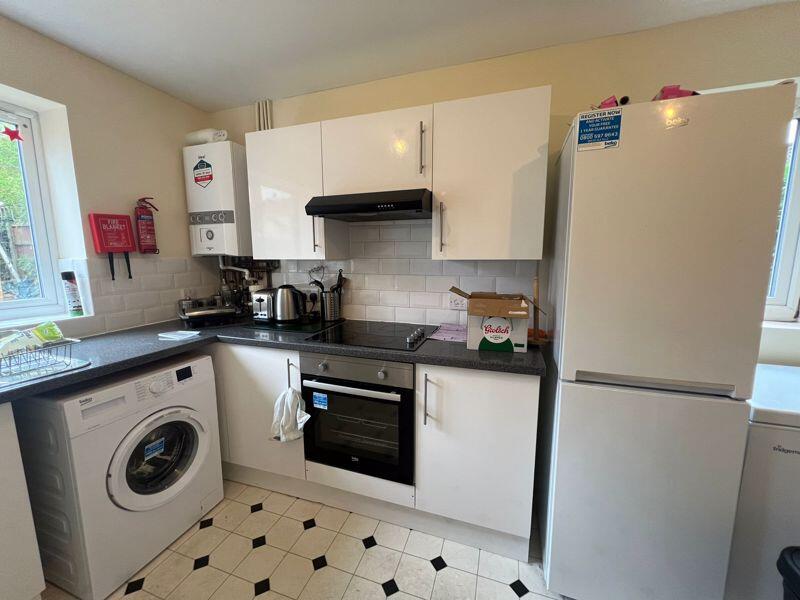 5 bedroom detached house for rent