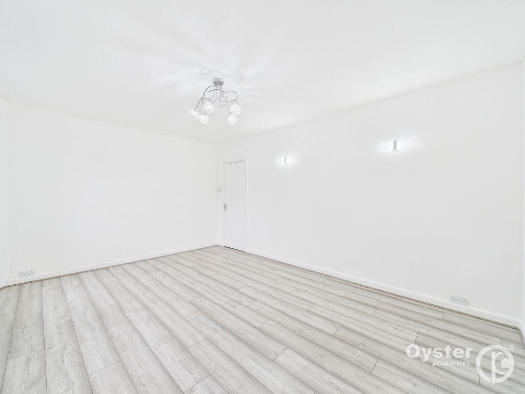 Main image of property: High Road, London, N12