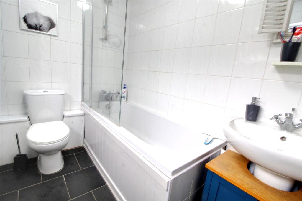 Apartment in London - More
