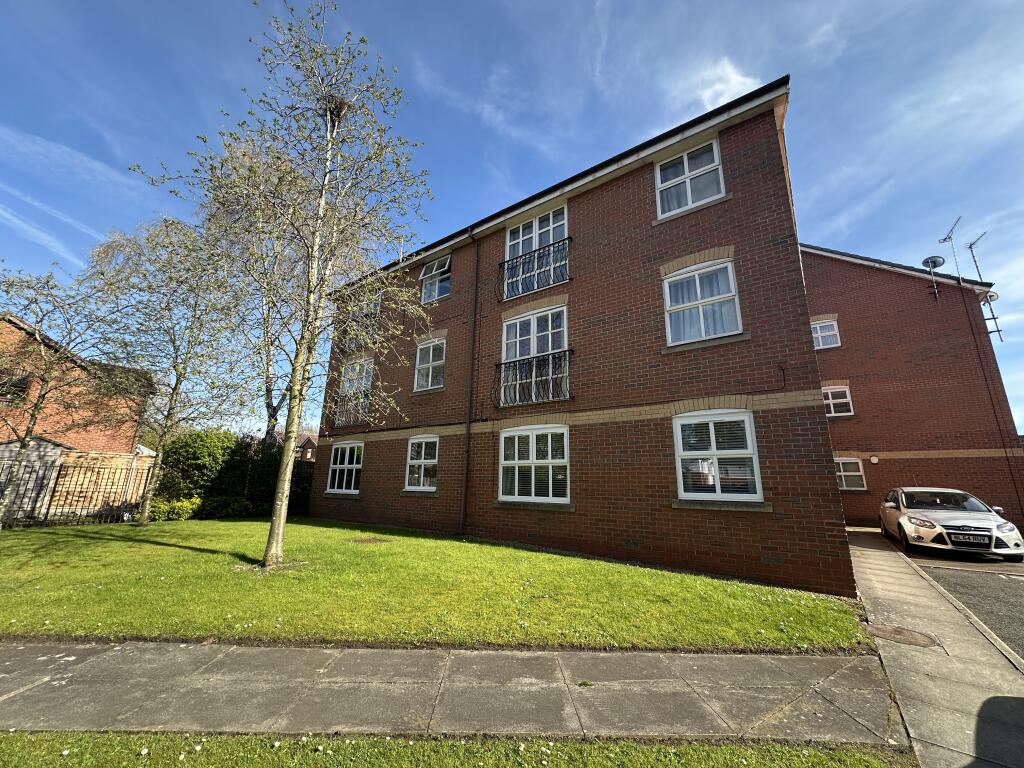 2-bed flat on Carrswood Road, Brooklands, Manchester, £185,000