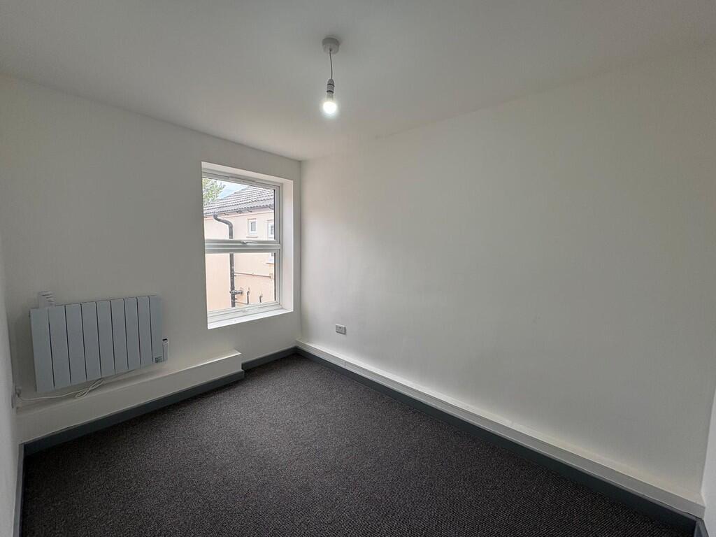 Apartment in Southampton, Shirley - View 3