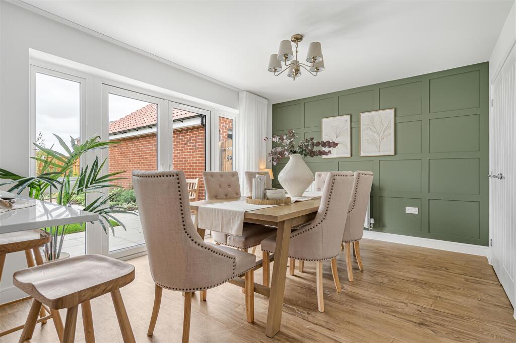 House in Uttlesford, Pleasant Valley, Saffron Walden - More