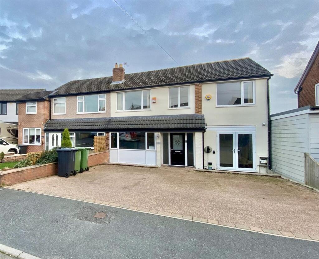 Main image of property: Greenside Mount, Mirfield