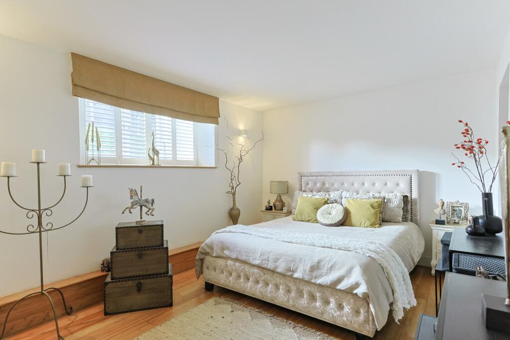 Apartment in Plymouth - View 5