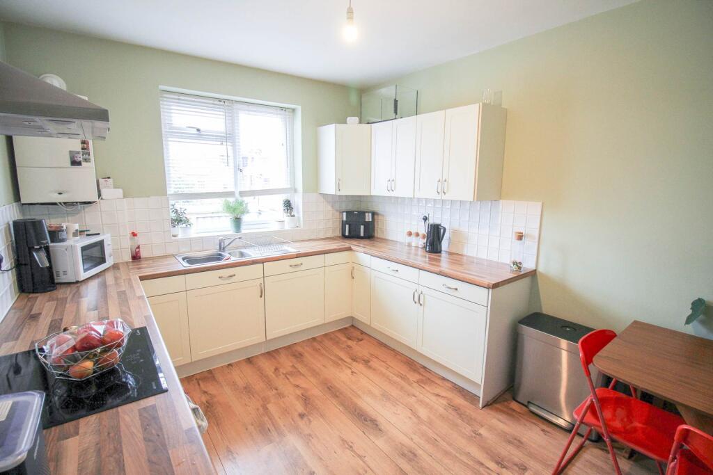 Apartment in Weston-super-Mare, Whitecross Village - View 4