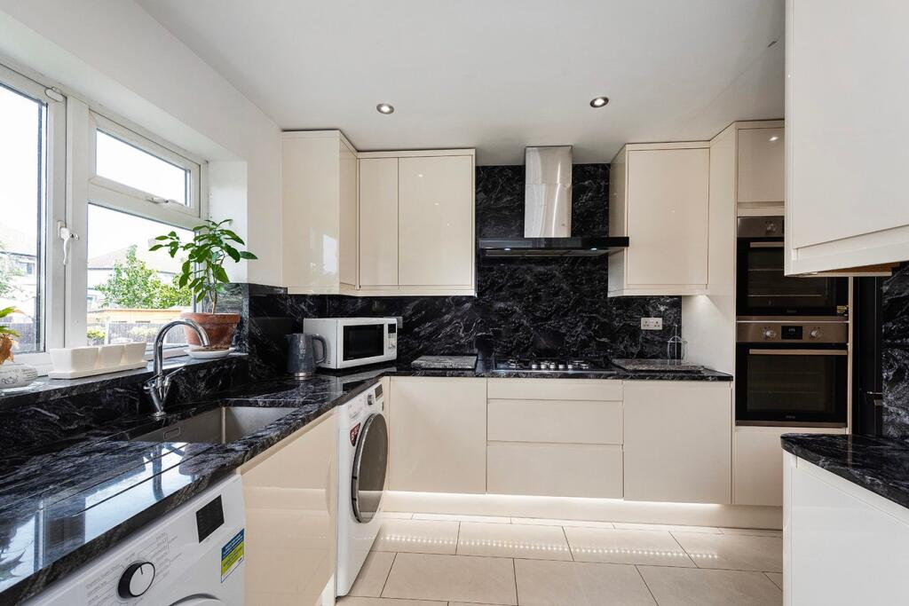 Birkdale Road, Abbey Wood, London, SE2 photo 4