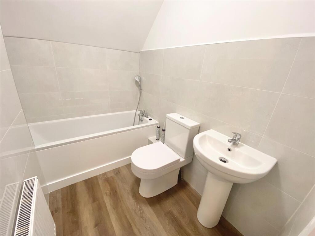 Apartment in Welwyn Hatfield, Hawkshead Farm, North Mymms - View 5