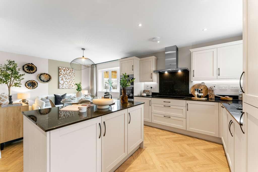 House in Westbury, Leighton Park - View 4