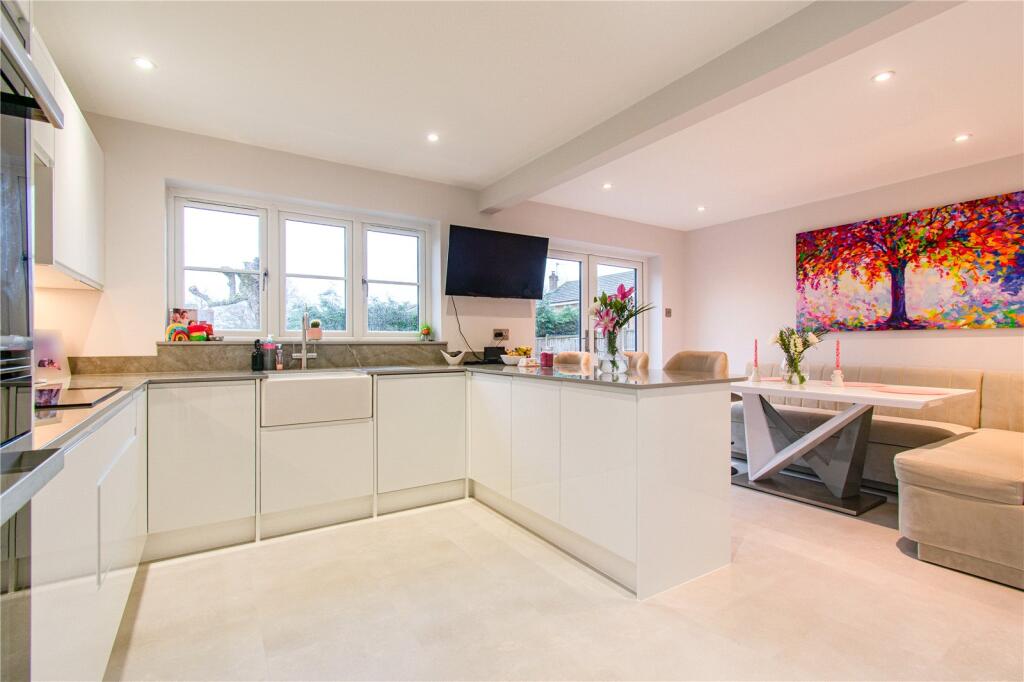 Greenacres, Woolton Hill, Newbury, RG20 photo 2