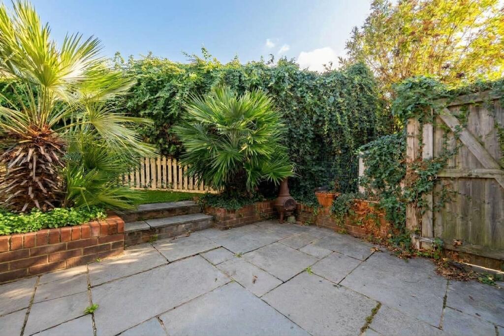 House in Brighton - View 2