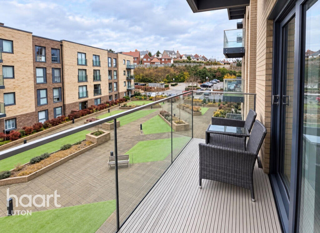 Apartment in Luton - View 5