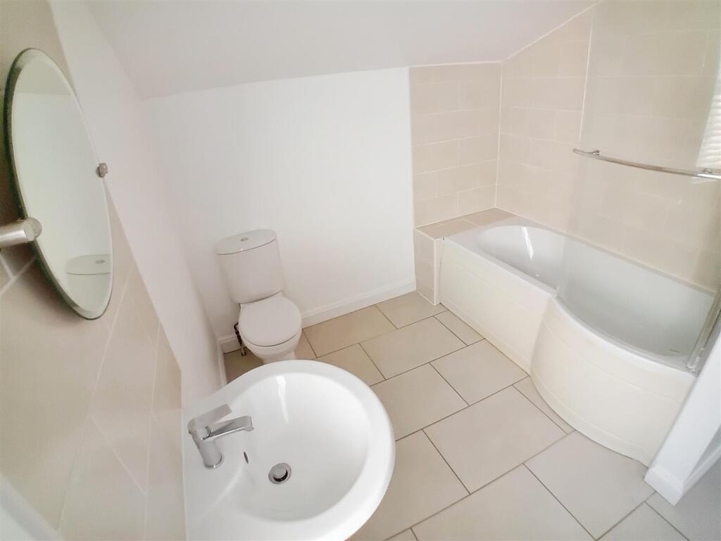 House in Warwick, Royal Leamington Spa - View 3
