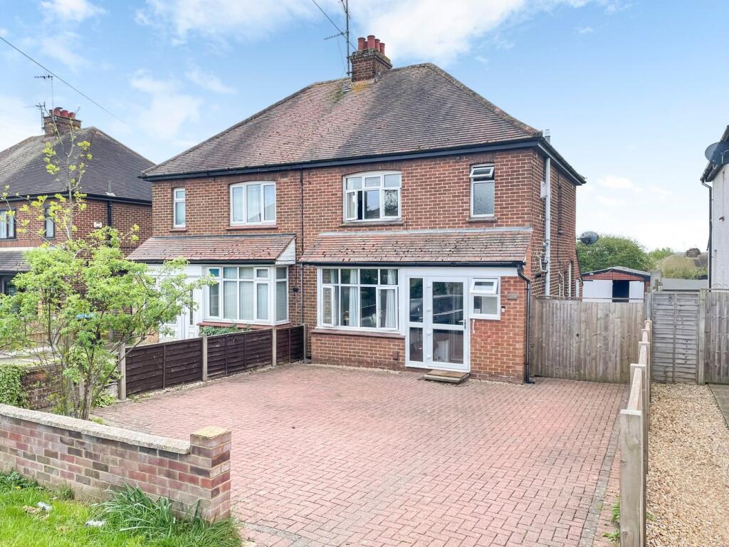 3-bed semi-detached on Buckingham Road, Bletchley, Milton Keynes, MK3, £350,000
