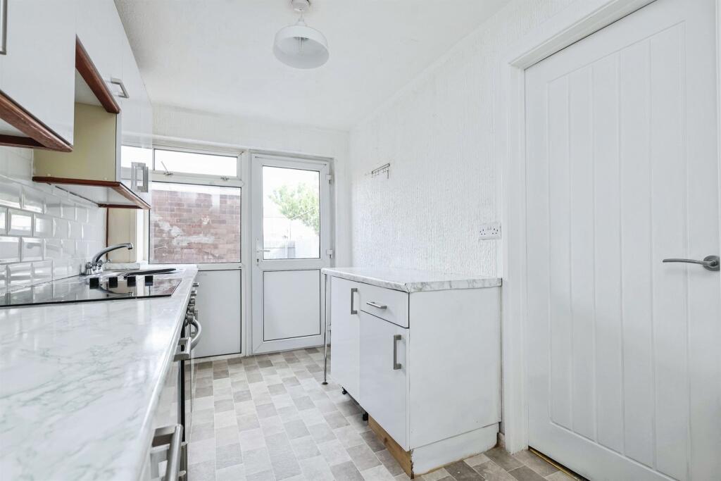 House in Birmingham, West Midlands - More