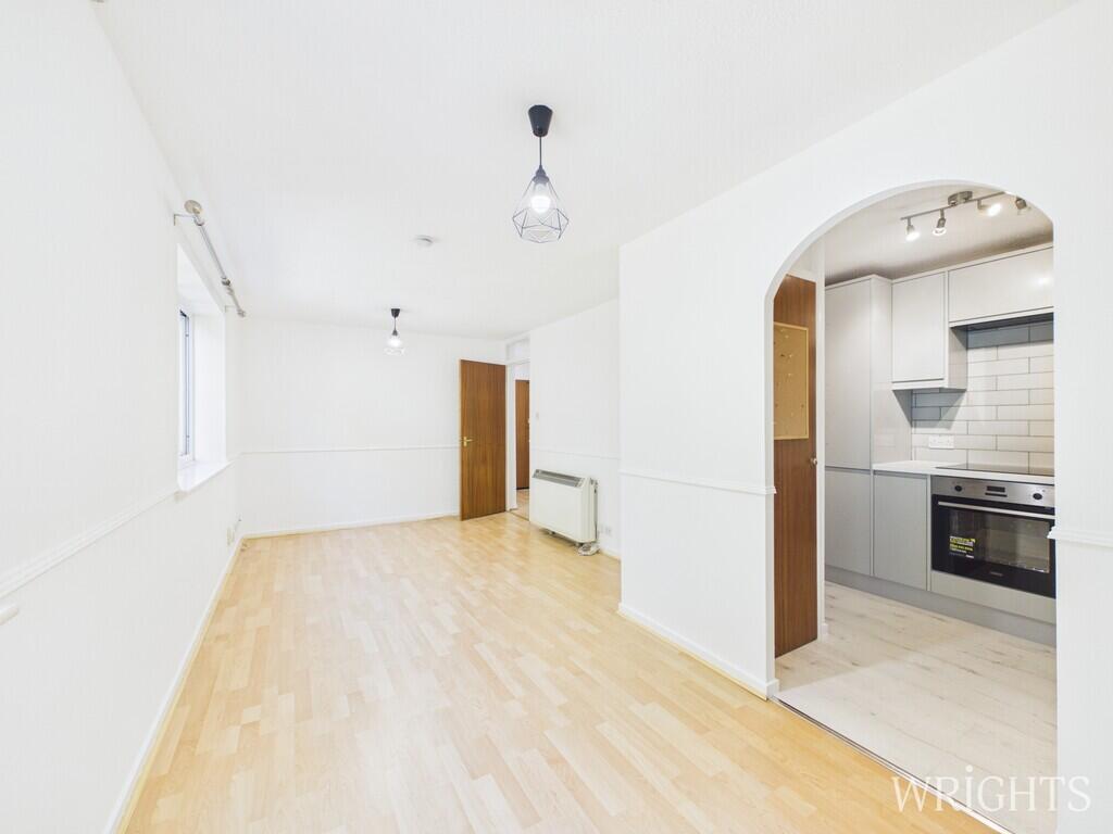 Apartment in Welwyn Hatfield, Hertfordshire - View 5