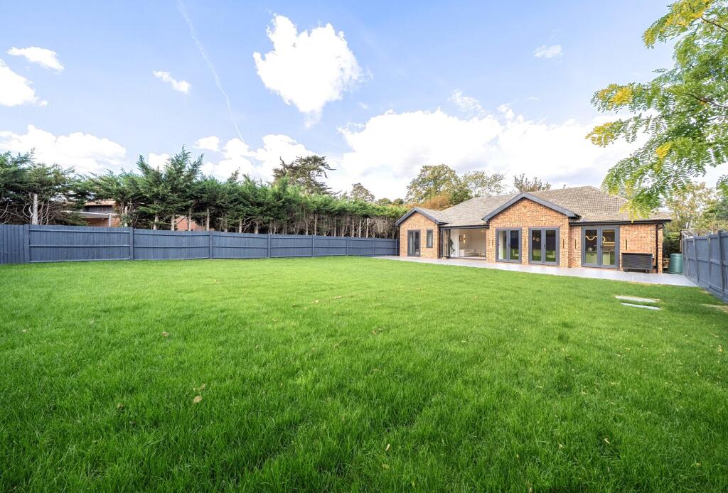 House in London, Benhilton - View 4