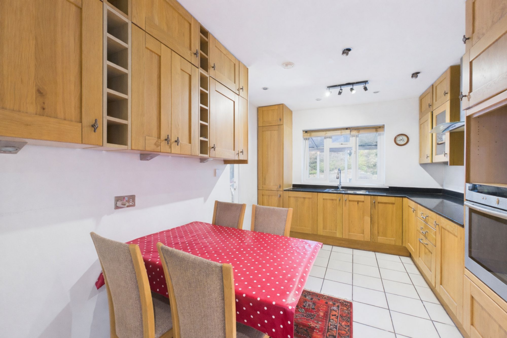 House in Reigate and Banstead, Banstead - View 4