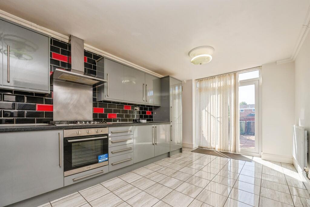 Ilmington Close, Redditch - View 6