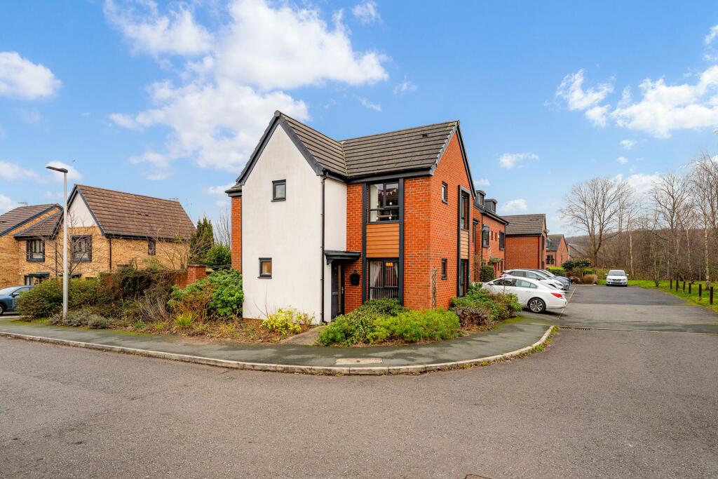 3-bed detached on Worsley Close, Castlefields, WA7, £220,000