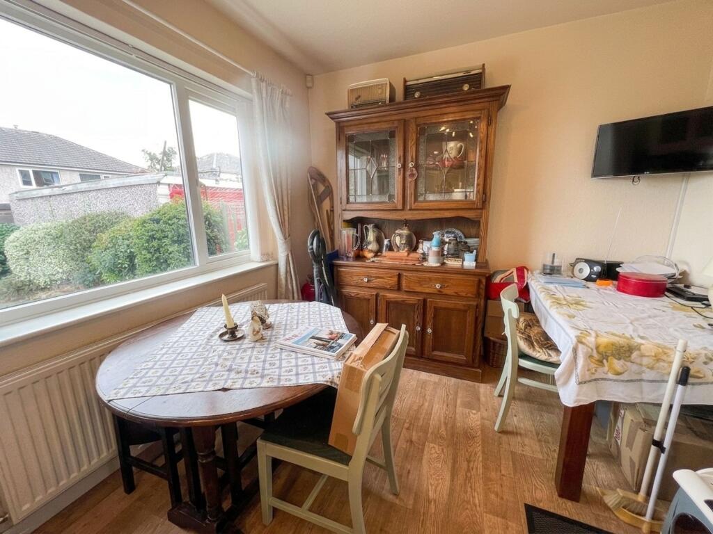 House in Huddersfield, Moldgreen - More