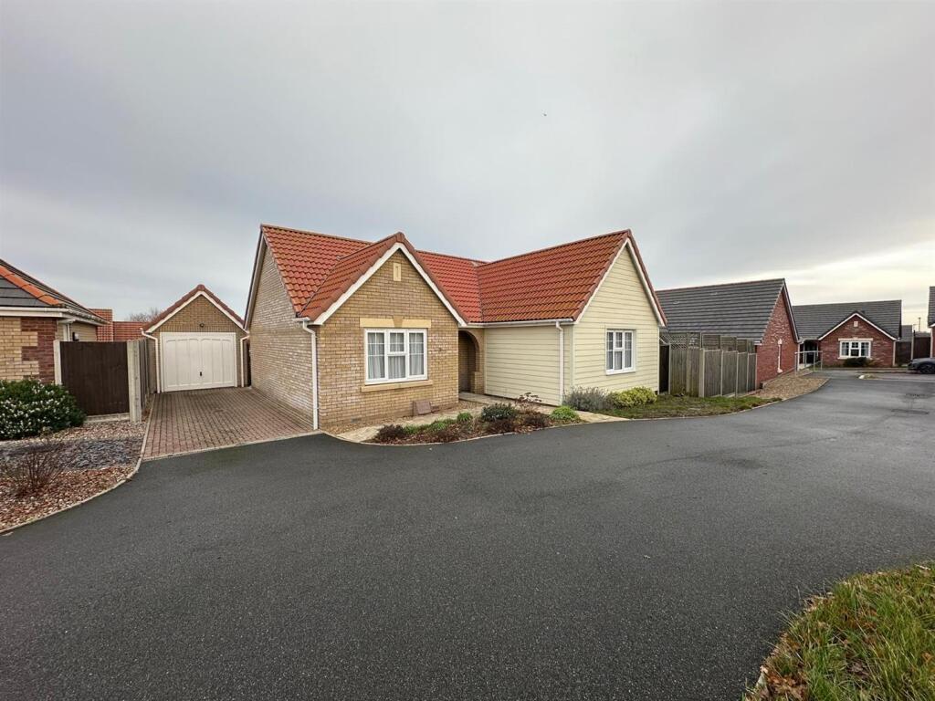 3-bed bungalow on Forge Road, Combs, Stowmarket, £400,000