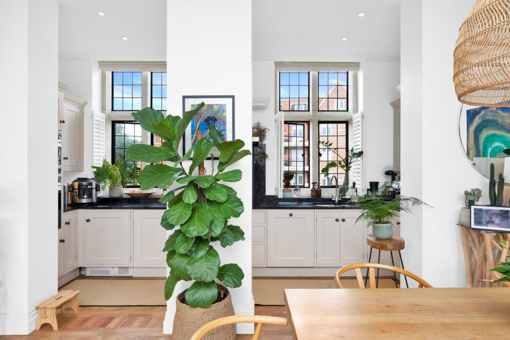Apartment in Chichester, Easebourne - View 4