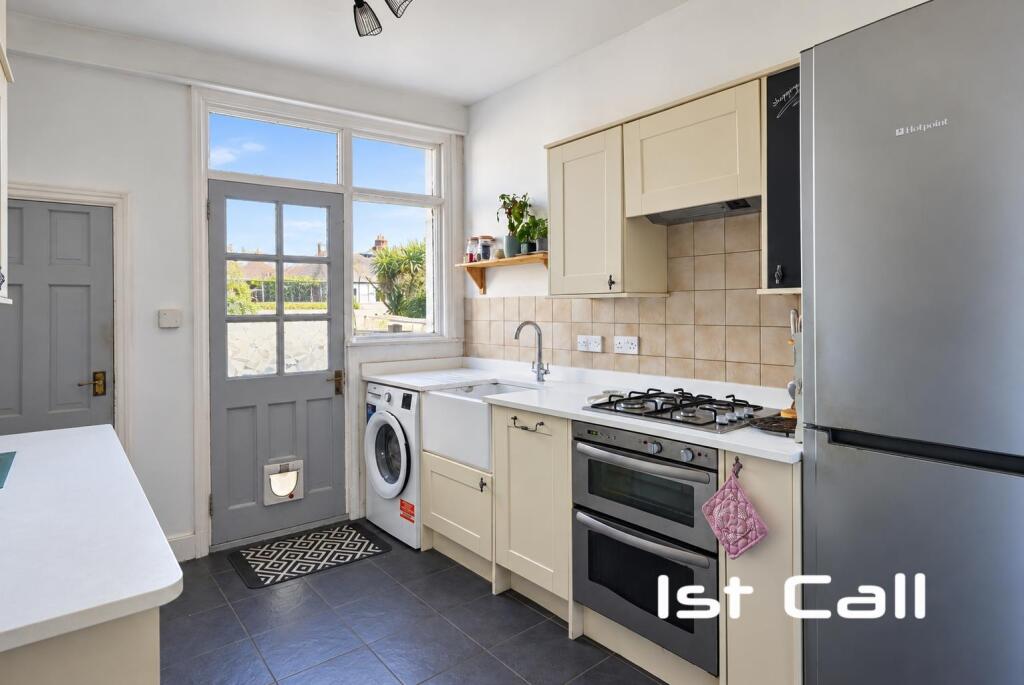 House in Southend-on-Sea, Kursaal Estate, Southchurch - View 4