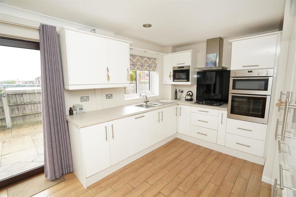 House in Bolton, Horwich - View 4