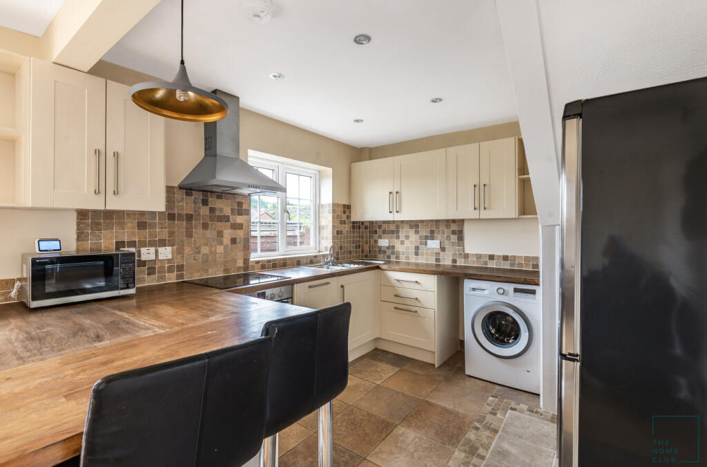 Lynwood, Guildford, GU2 - View 4