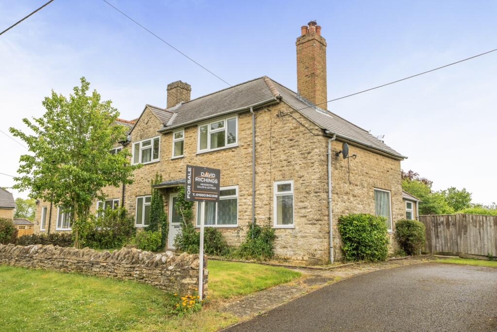 Main image of property: The Leaze Barns Lane, Burford, Oxfordshire, OX18