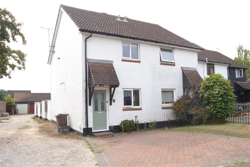 2-bed terraced on Blacklock, CM2, £310,000