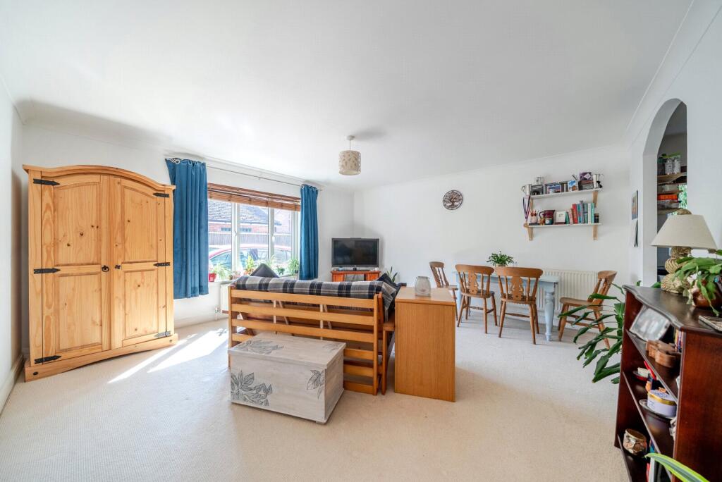 Apartment in Kingston upon Thames - View 4