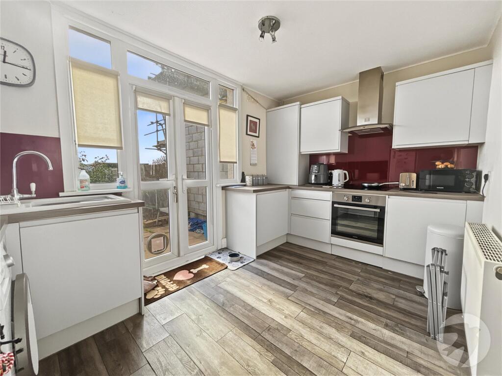 House in Dartford - More