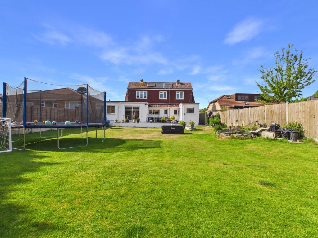 House in Twickenham - View 3