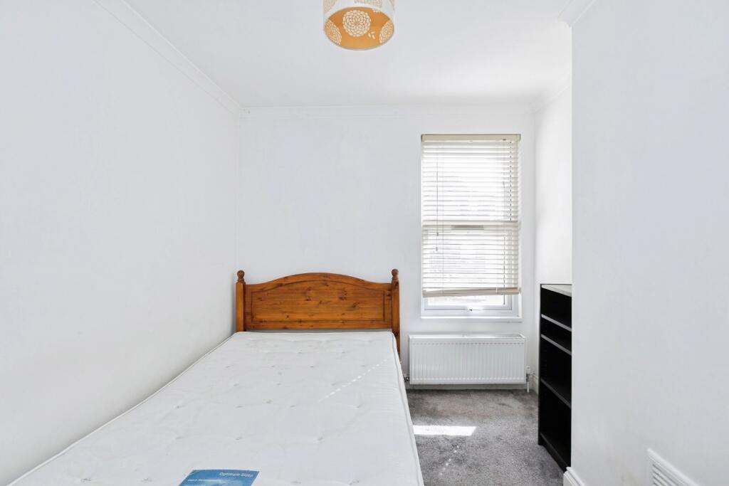 House in London - View 3