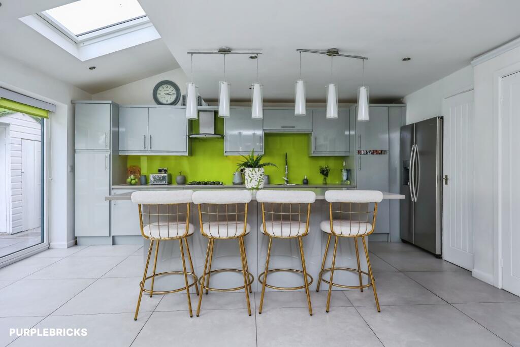 House in Nottingham, Rise Park - View 4