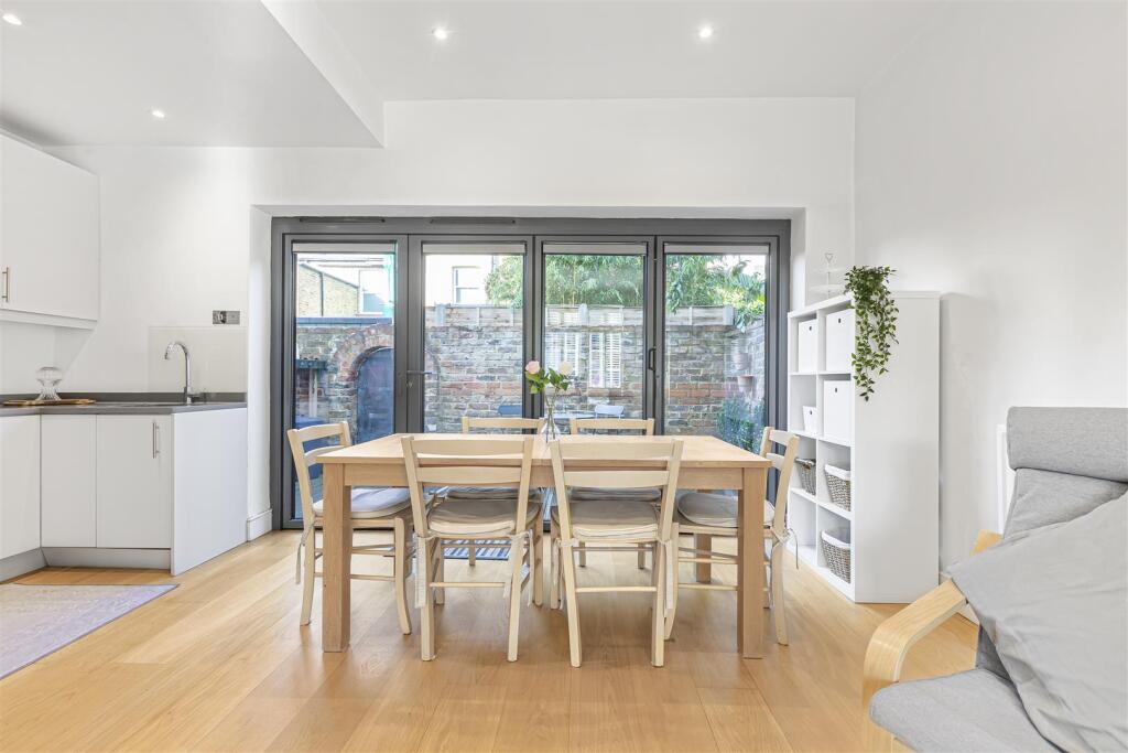Rock Avenue, East Sheen, SW14 photo 2
