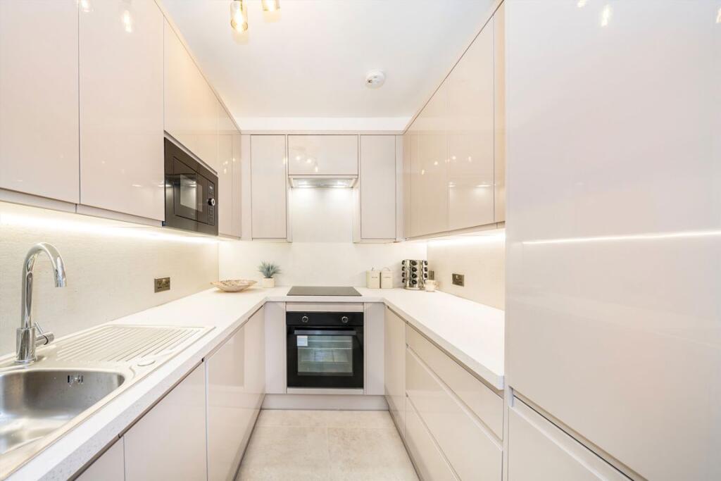Apartment in London - View 5